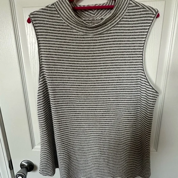 Chico's Zenergy Grey/White Striped Open Cardigan and Mock Turtleneck Tank - Picture 5 of 5
